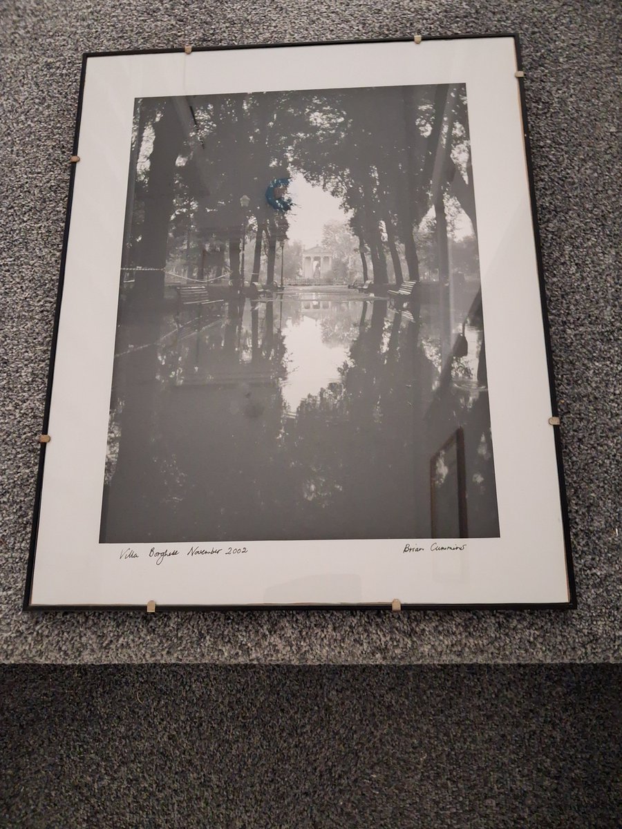 banger_uk's tweet image. I love this view of the Villa Borghese on a wet afternoon. I love how the tape on the left intrudes on this splendid Renaissance vista.
I need to get that frame sorted out.