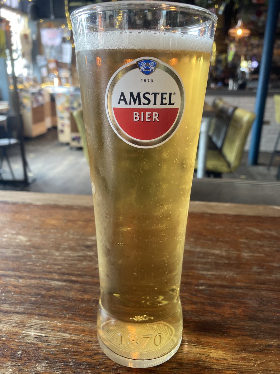 Lashing down again in Glasgow so made it to a safe haven until it eases. Over half way to the weekend, so might as well have a quick one just to remind myself how it feels to have a pint in the pub. Cheers all👍🤣🍻🍻