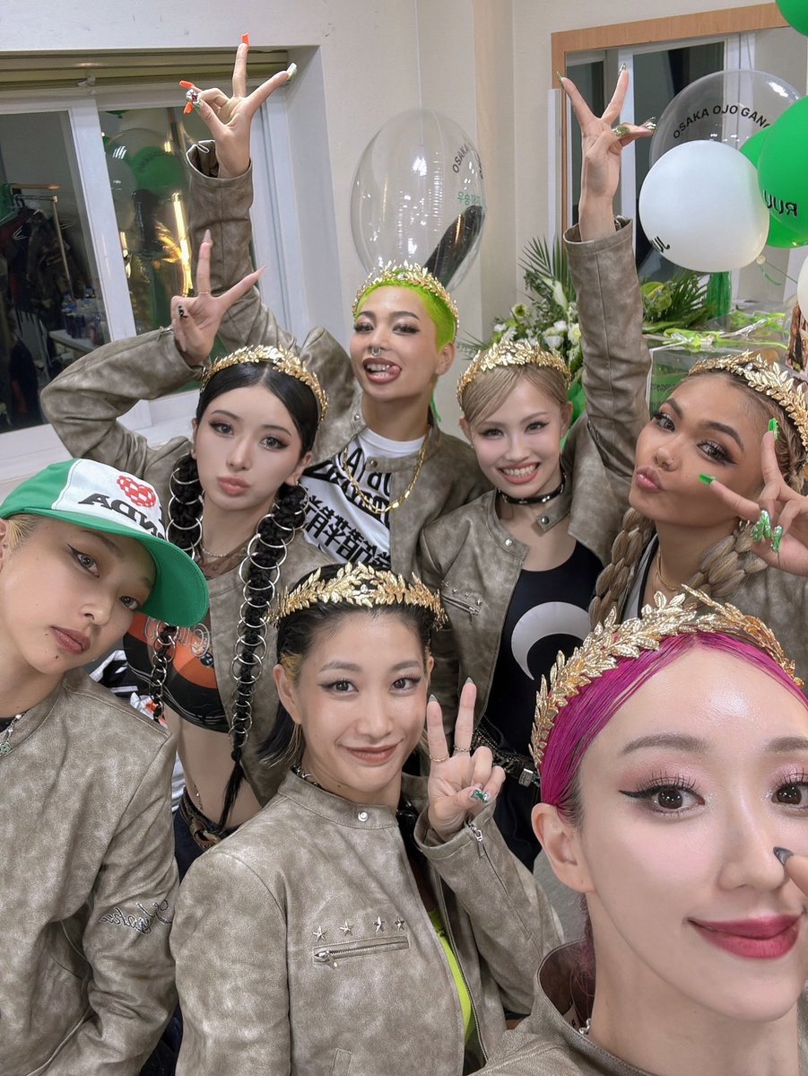 jinkyo__0's tweet image. 와중에 쿄만 모자쓴거 웃겨죽겐네ㅋㅋㅋㅋㅋ