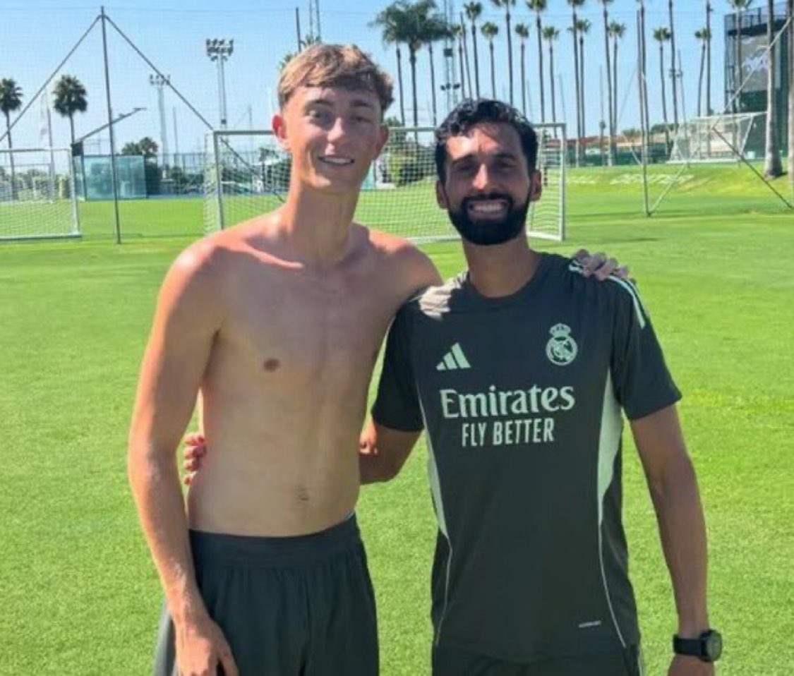 (fan) Danik tweet media