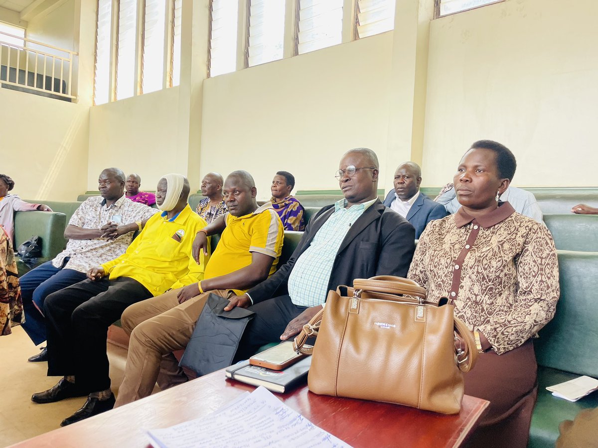 AmulaAlbert's tweet image. Together with members of Tororo district security committee & Regional police Comander Bukedi south East, we held a meeting with candidates for @NRMOnline district & municipal elections.
We urged them to promote peace & implored registrars to remain objective & transparent