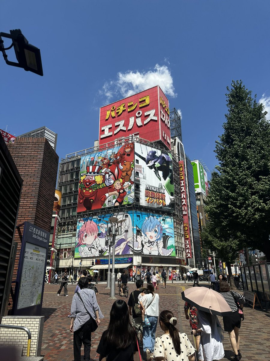 PokeAlex_'s tweet image. Hoy toca despedirnos de Japón.
Ha sido un viaje espectacular, ahora mismo lo único que piensa mi cabeza es en volver lo antes posible.
Pero mañana toca seguir con la preparación del Mundial y subir los últimos videos de la serie de Preparando el Mundial de Pokémon, hemos…