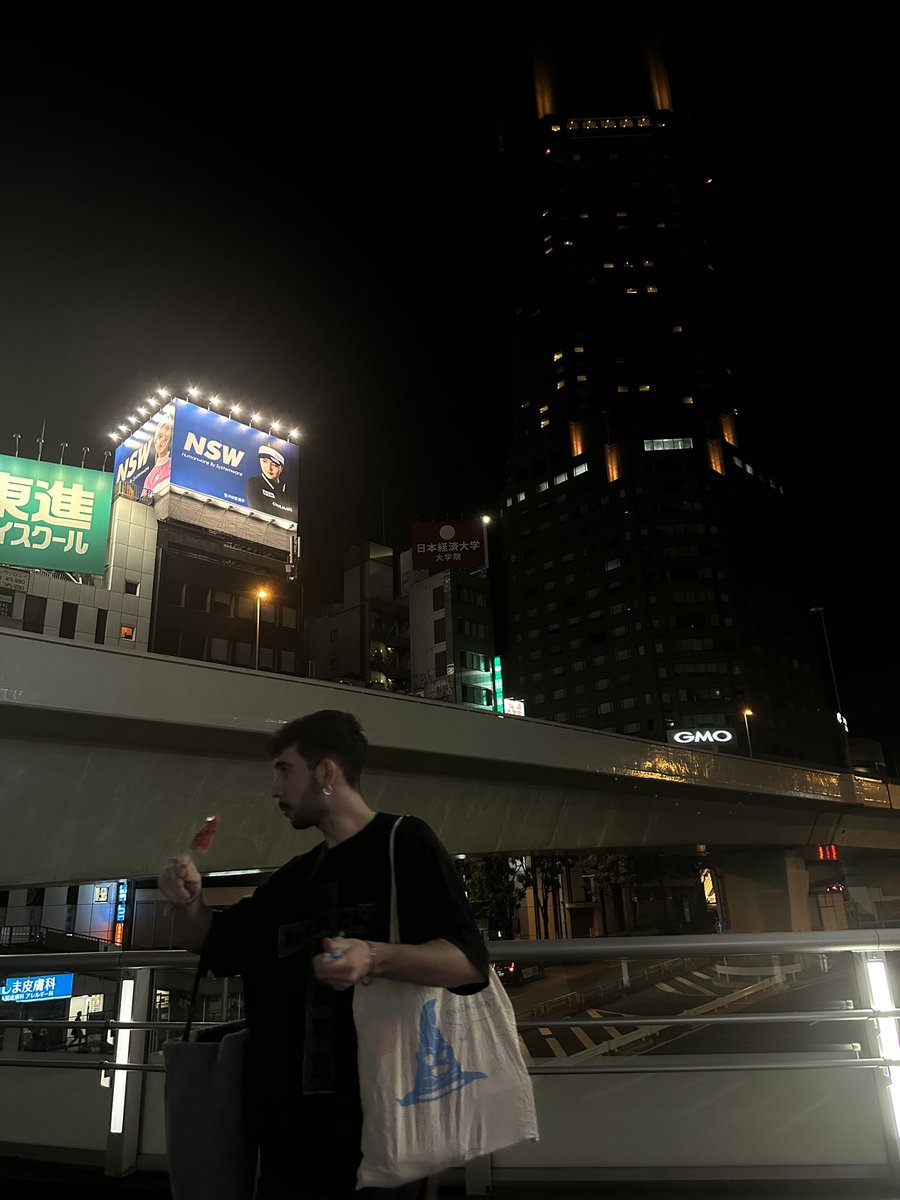PokeAlex_'s tweet image. Hoy toca despedirnos de Japón.
Ha sido un viaje espectacular, ahora mismo lo único que piensa mi cabeza es en volver lo antes posible.
Pero mañana toca seguir con la preparación del Mundial y subir los últimos videos de la serie de Preparando el Mundial de Pokémon, hemos…
