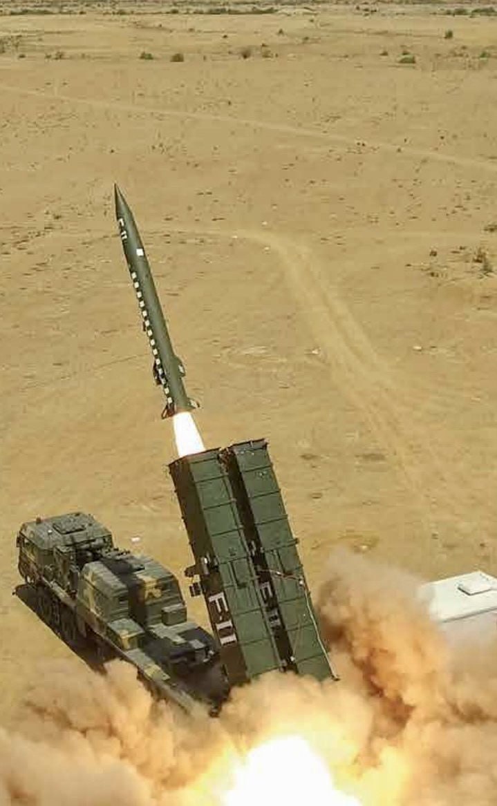 Uncensorednewsw's tweet image. Pakistan's Fatah-II ballistic missile system during a field test launch tested earlier this year as Islamabad continues to bolster its ballistic missile program.
There are two variants of Pakistan's Fatah series, one is ballistic missile (SSM) and the other is guided rocket…
