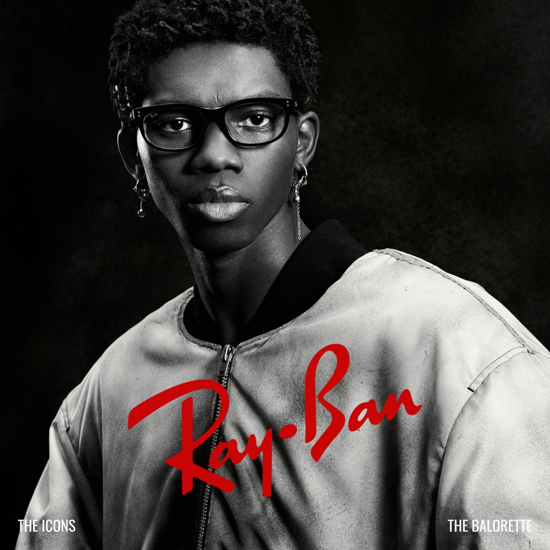 OpticaModelo_IO's tweet image. Os óculos de sol Ray-Ban Balorama são um ícone de 1967, amado por personalidades arrojadas. Com um encaixe ajustado e forma arredondada, o Balorama continua a influenciar o estilo contemporâneo. 👓🕶️

#RayBan #Balorama #Sunglasses #Balorette #OpticalFrames #Oculos #OculosDeSol