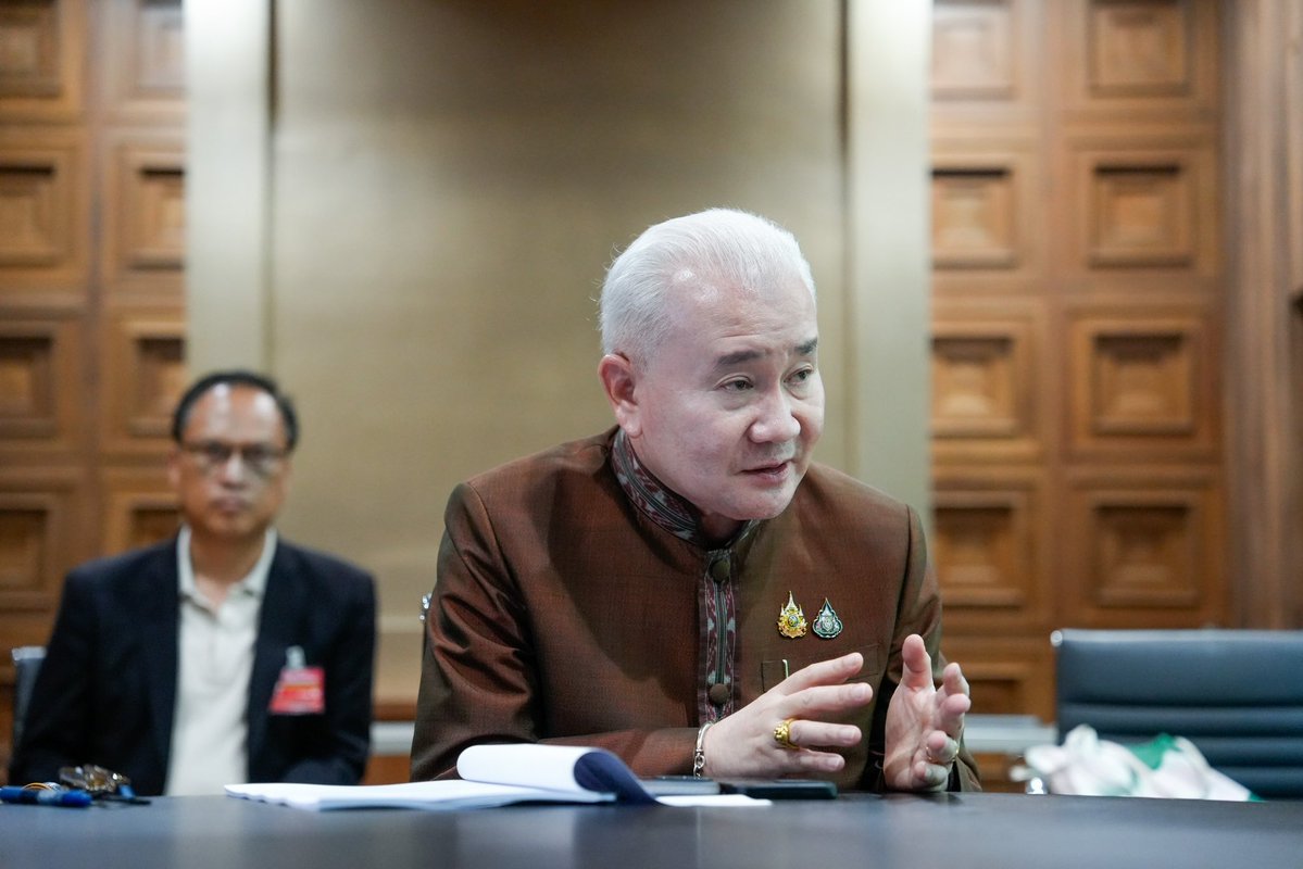 ingshin's tweet image. กระทรวงวัฒนธรรม ตั้งใจที่จะออกแบบนโยบายและระบบการท่องเที่ยวใหม่ เชื่อมโยงแหล่งมรดกของไทยให้กลายเป็นเครือข่ายการท่องเที่ยวที่มีชีวิต ที่ไม่เพียงรักษาอดีต แต่สร้างโอกาสให้อนาคต ทำให้มรดกวัฒนธรรมเป็นพลังเศรษฐกิจ และเป็นความภาคภูมิใจของคนไทยในโลกยุคใหม่ค่ะ
การประชุมวันนี้…