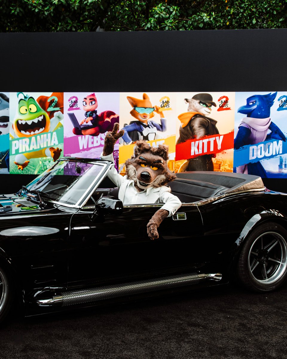 Vi serve un passaggio? 🚗 Destinazione: CINEMA, insieme a Mr. Wolf che ieri ha partecipato al photocall di #TroppoCattiviIlFilm a Los Angeles 😎🐺
In anteprima venerdì al #Giffoni55 e dal 20 agosto in tutte le sale.