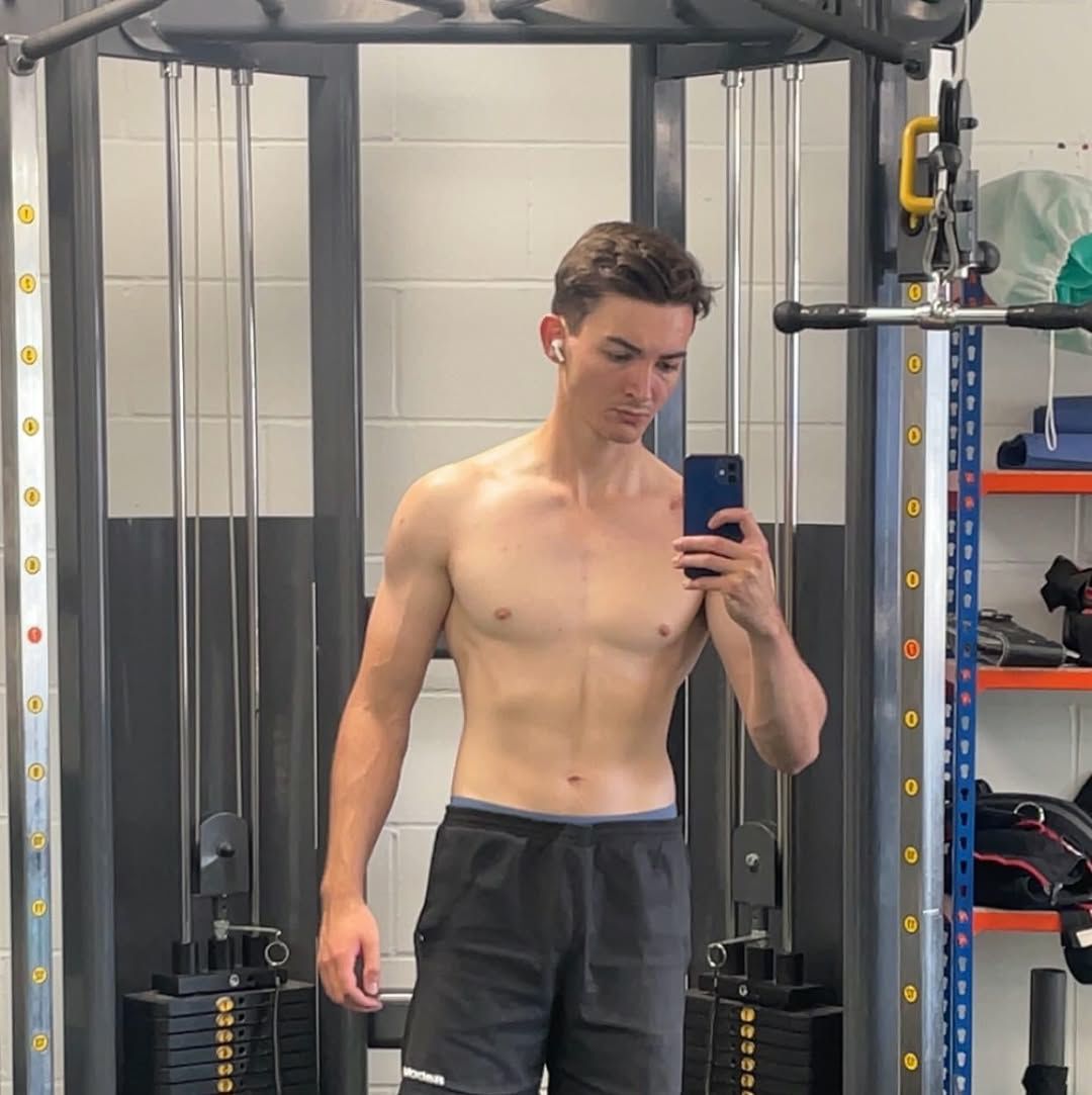 HotRacingDriver's tweet photo. #JohnBennett #hot #racing #abs #sixpack #shirtless #sexy #hotracingdriver https://t.co/Cr71ujidfb