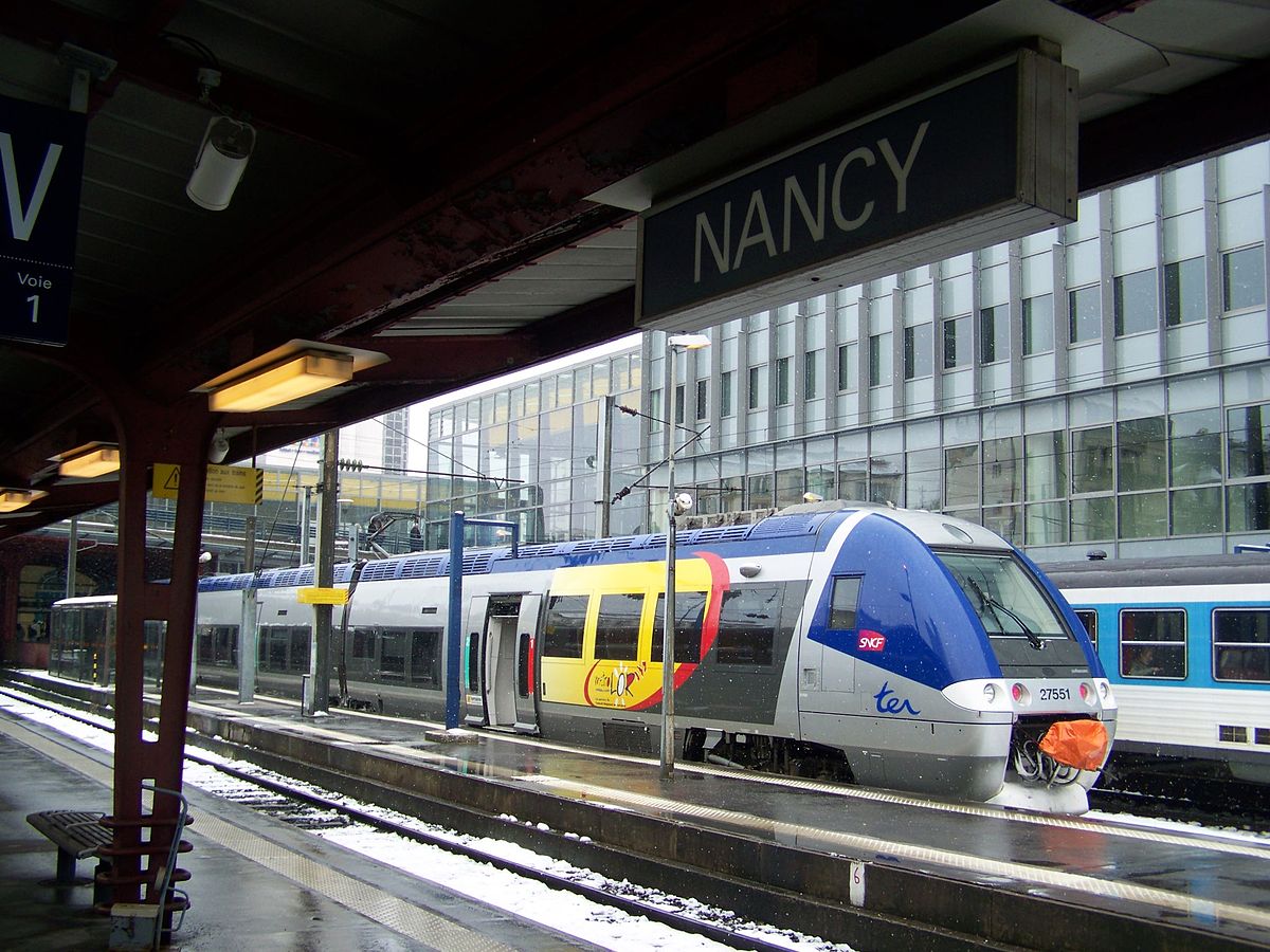 F_Desouche's tweet image. Nancy (54) – Panique dans un TER : un migrant clandestin multiplie les attouchements. Déjà condamné pour des faits similaires deux ans plus tôt.
fdesouche.com/2025/07/23/nan…