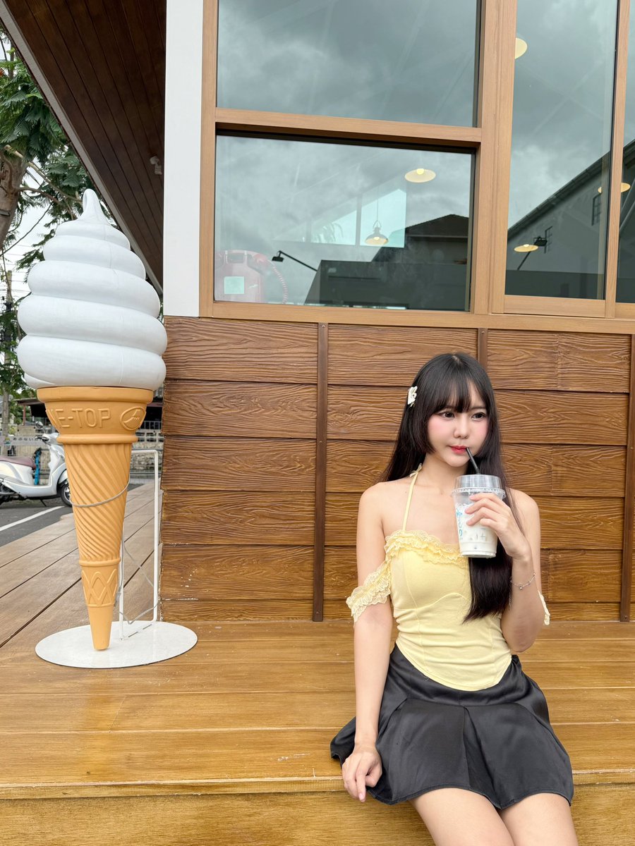 jane_fuyubi's tweet image. 牛乳を飲みます 🍼

#janefuyubi #fuyubi #fuyunohanabi #ふゆび