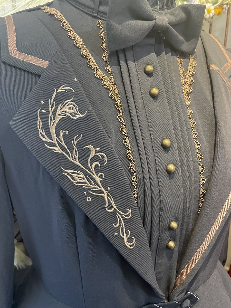 HoshibakoWorks1's tweet image. #星箱原宿店 です🌙
サマーセール対象おすすめワンピース
꙳˖⌖゚アリシアエコル꙳˖⌖゚
ストライプが美しい、セットアップ風ワンピース。アシンメトリーな襟の刺繍がチャーポイント✨
~8/17まで¥26,840円➡️10㌫OFFで¥24,156円!
皆様のご来店心よりお待ちしております✝️
原宿店☎️070-3244-7582