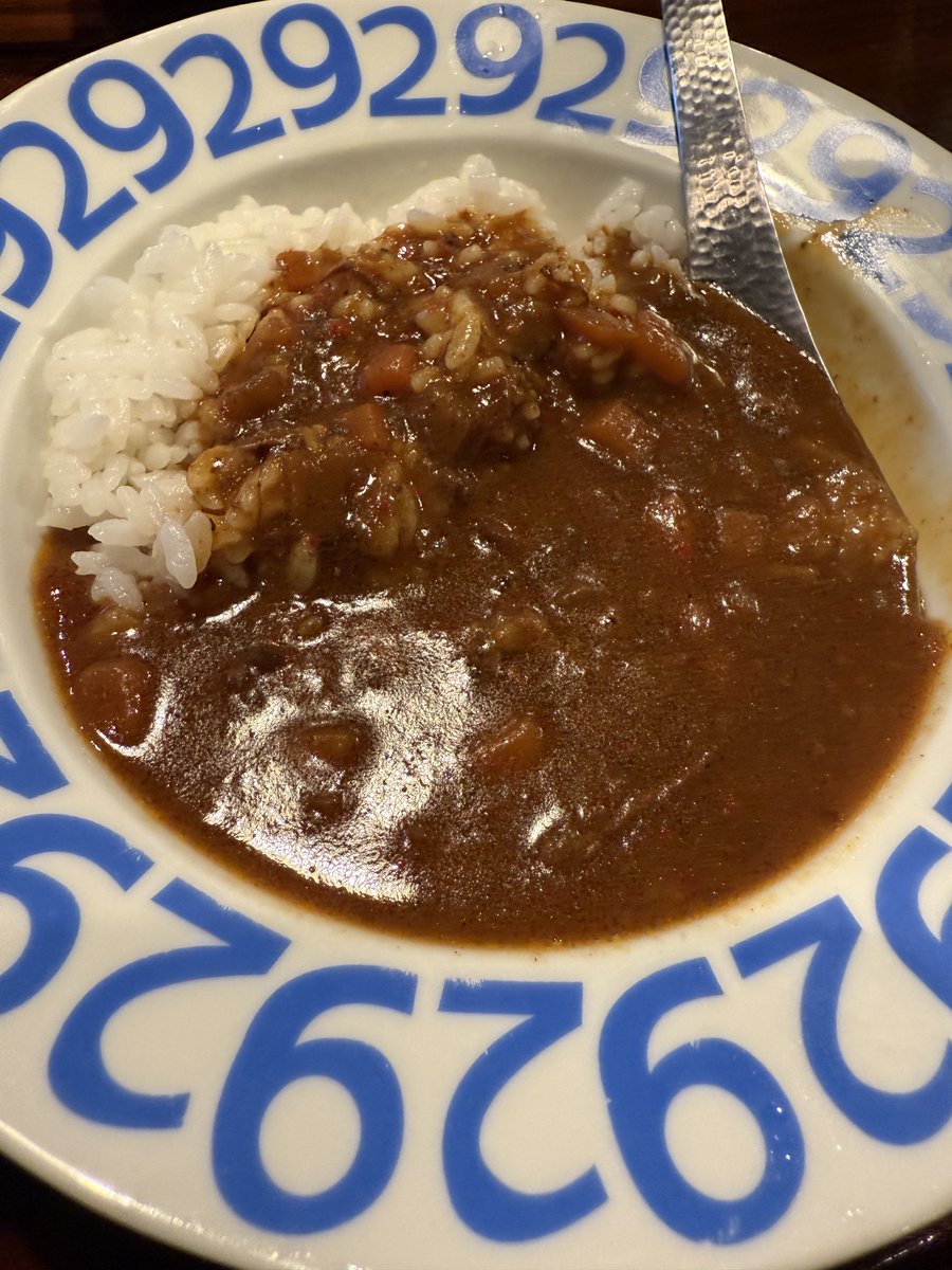 束の間の休日。。。近所の超有名店で肉をいただきました🥩