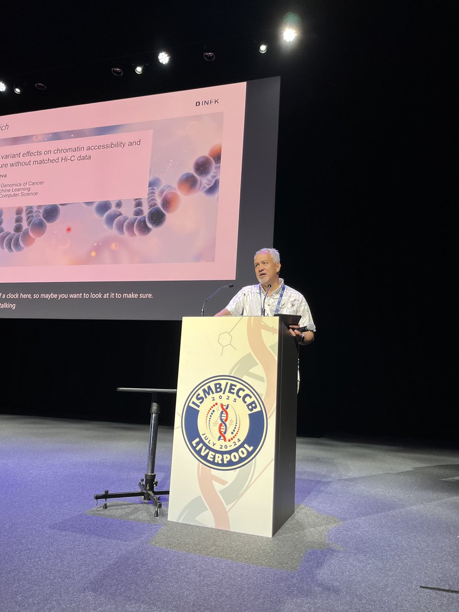 HiTSeq's tweet image. We have officially started #HitSeq track @hitseq #ISMBECCB2025. Francisco de la Vega introduces our first #keynote speaker, Valentina Boeva, with her talk "Learning variant effects on chromatin accessibility and 3D structure without matched Hi-C data"