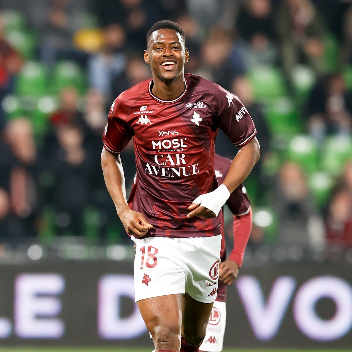 TalkingWolves's tweet image. #Wolves are reportedly amongst a number of sides interested in FC Metz forward Idrissa Gueye (18). 🇸🇳
Manchester United & Borussia Dortmund are also said to have been keeping close tabs on the striker, valued at around €15M.
📰 @lequipe | #WWFC
