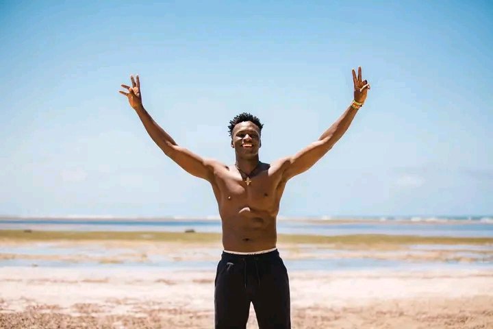 JasonEmmaSmith1's tweet photo. Yami j is a multi talented Ugandan artist 🎼🎶 he's a noteworthy musician u should check out his songs in any music streaming platforms 🥰much love 🤍 💕 https://t.co/rlGRmUB7Uo