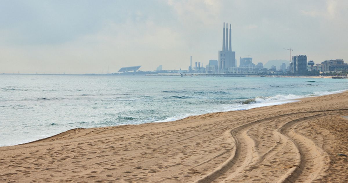 DailyMirror's tweet image. Spanish hotspot in chaos as popular beaches risk 'vanishing for good'
mirror.co.uk/travel/news/sp…