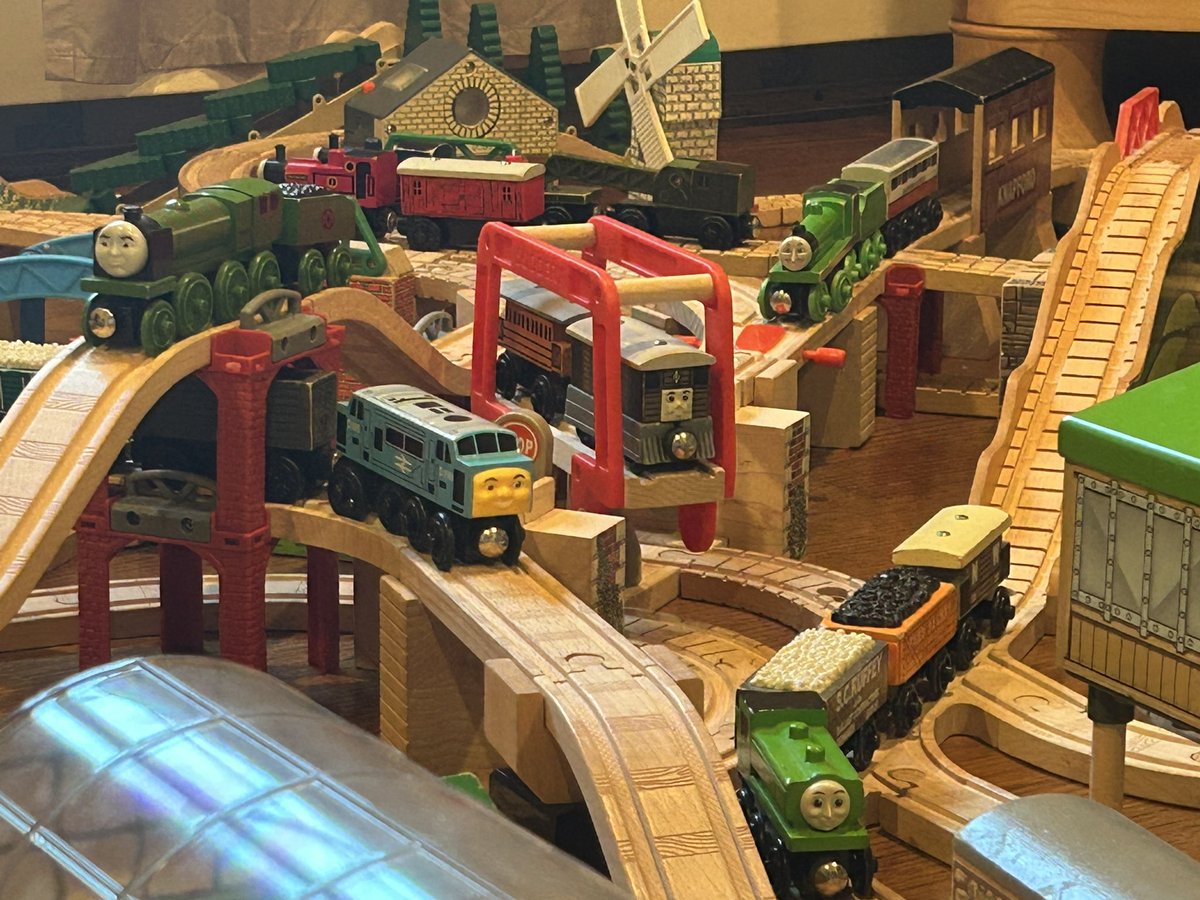 left_handman's tweet image. Cramming as many TWR destinations as possible together into 1 layout is fun