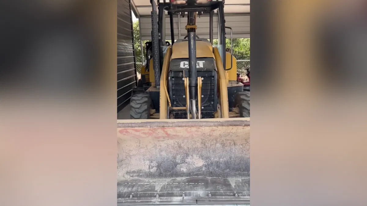 KMPHFOX26's tweet image. A Porterville man lost thousands of dollars after unknowingly purchasing equipment online that had been stolen from Las Vegas.
MORE: bit.ly/44Kev2I
(Photo: Tulare County Sheriff's Office)