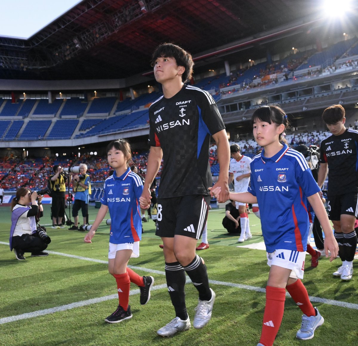 TRICOLOREONE_05's tweet image. 🏆 𝐕𝐈𝐂𝐓𝐎𝐑𝐘 𝐆𝐎𝐎𝐃𝐒 🏆
/
⌛️受注終了まであと1日‼️
\
📆7/24(木)23:59まで
🛒bit.ly/43IxsRI
VICTORYユニフォームの
イメージ画像が完成✨
J1デビュー戦で先制ゴールを決めた
#谷村海那 選手の記念すべきユニフォーム⚽️🥅
お買い逃しなく👀‼️
#fmarinos