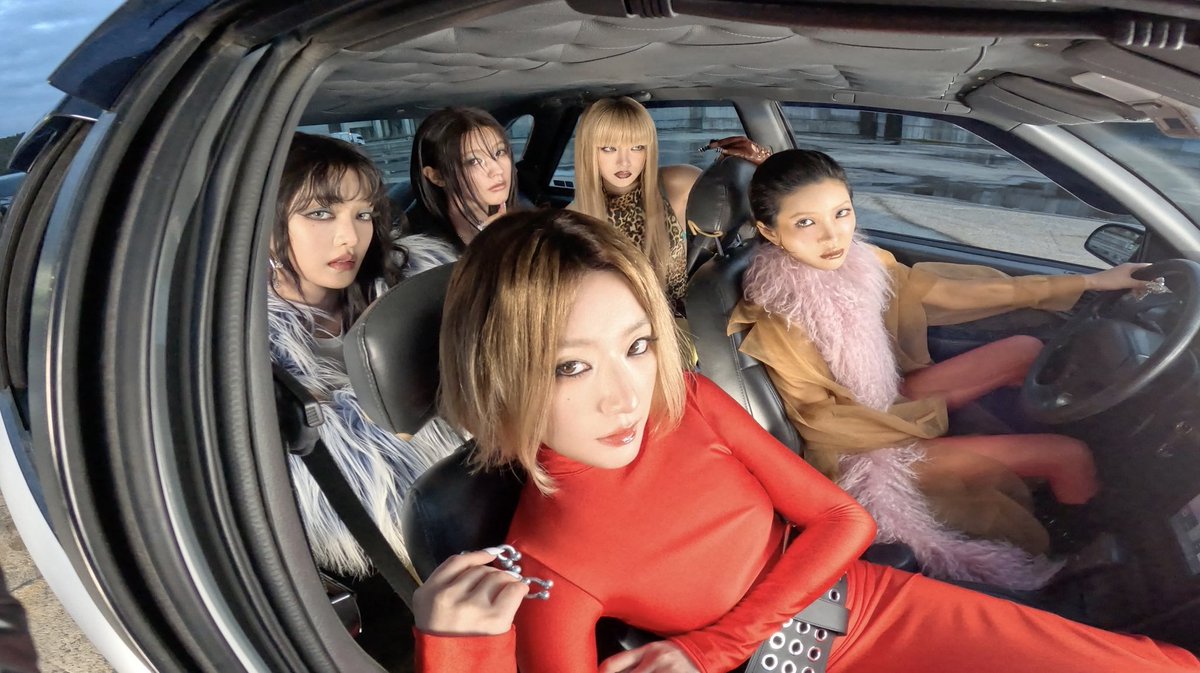 niyonnie's tweet image. i-dle has surpassed 59M (59,064,071) likes on YouTube under all their videos. π
#idle #μμ΄λ€ @official_i_dle