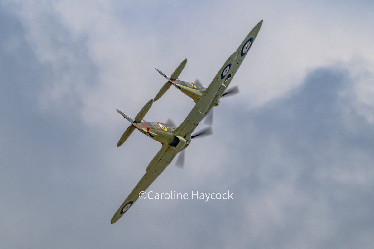 Caz801's tweet image. A very lovely pairs display by the @RAFBBMF Spitfire and Hurricane on Friday @airtattoo