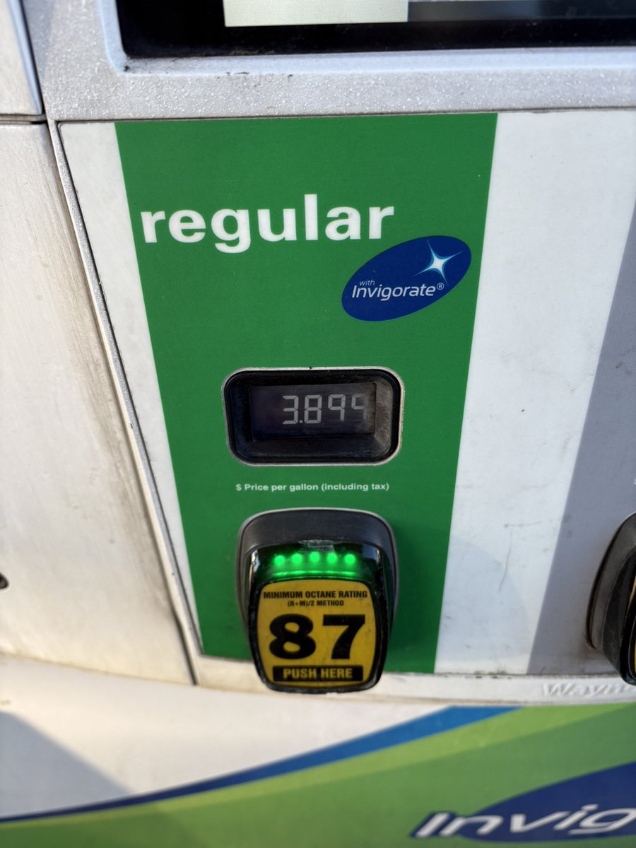 BudsnReality's tweet image. I thought gas prices were coming down @POTUS @realDonaldTrump ?!
Color me shocked that we caught you in another lie.
Where the fuck is the Epstein anyway, BitchBoy?!
You scared?!