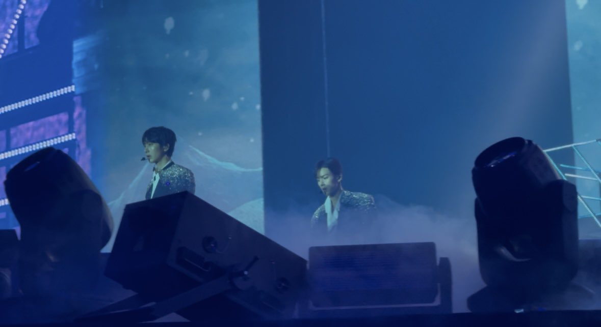 존황 tweet media