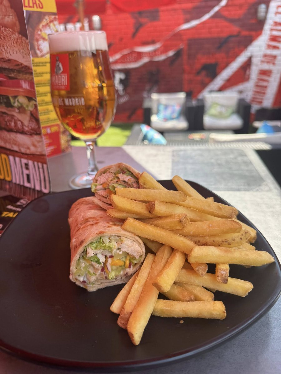 Barsport's tweet image. ✨ Pop in and taste the sunshine
𝐂𝐡𝐢𝐜𝐤𝐞𝐧 & 𝐌𝐚𝐧𝐠𝐨 𝐖𝐫𝐚𝐩 - Grilled Chicken with mango salad and mayonnaise in a tortilla wrap, served with your choice of Stealth Fries, Twister Fries or Sweet Potato Fries 🍟
Great Food & Drink Everyday @Barsport, Cannock!