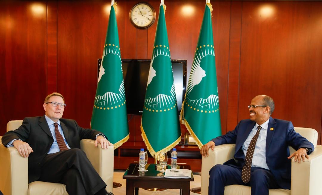 UK_AfricanUnion's tweet image. 🇬🇧 UK Perm Rep @DarrenWelchFCDO and 🇬🇧 Deputy Perm Rep @AdamDrury were honoured to meet H.E #AUC Chairperson @ymahmoudali to discuss peace and security issues across the continent 🌍
Together in partnership, we will work for a more integrated, prosperous and peaceful Africa 🕊️
