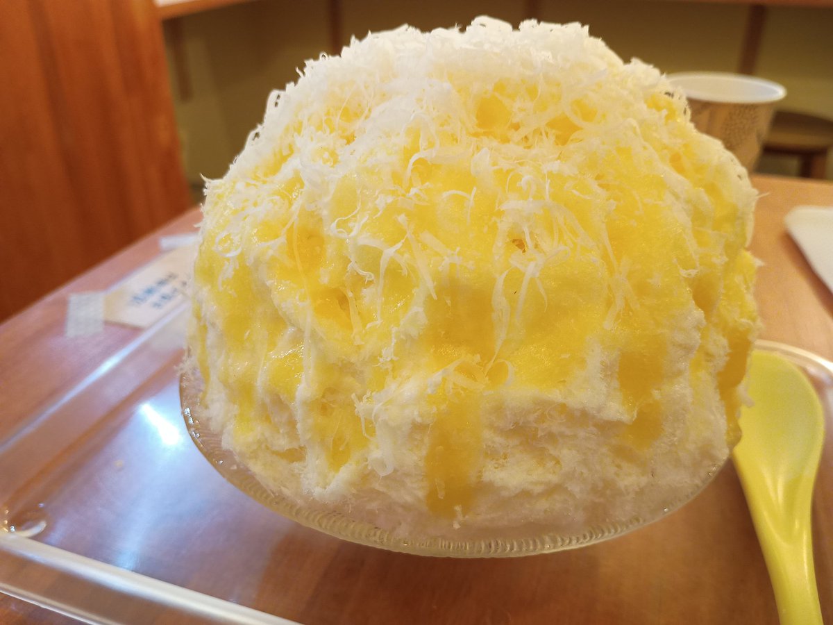 ak2020io's tweet photo. 本日の氷活
イタリアンかき氷リコッタ（飯田橋/神楽坂）
①ピスタチオメロンマスカルポーネ　ピッコロサイズ
②パインブルーチーズ　通常サイズ

口に入れた瞬間、今まで自分が食べてきたかき氷との違いを感じた
かき氷よりもドルチェ（デザート）と呼ぶのがふさわしい🤔
#食事に感謝 https://t.co/RvPGPCp8xI