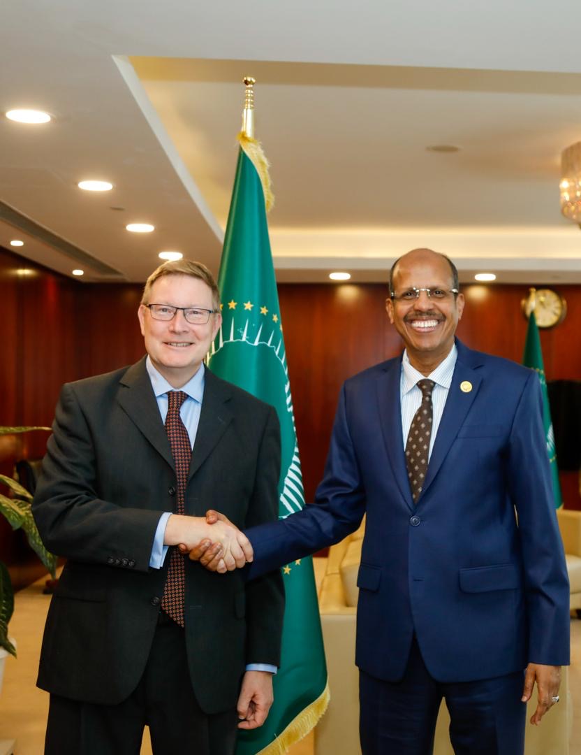 UK_AfricanUnion's tweet image. 🇬🇧 UK Perm Rep @DarrenWelchFCDO and 🇬🇧 Deputy Perm Rep @AdamDrury were honoured to meet H.E #AUC Chairperson @ymahmoudali to discuss peace and security issues across the continent 🌍
Together in partnership, we will work for a more integrated, prosperous and peaceful Africa 🕊️