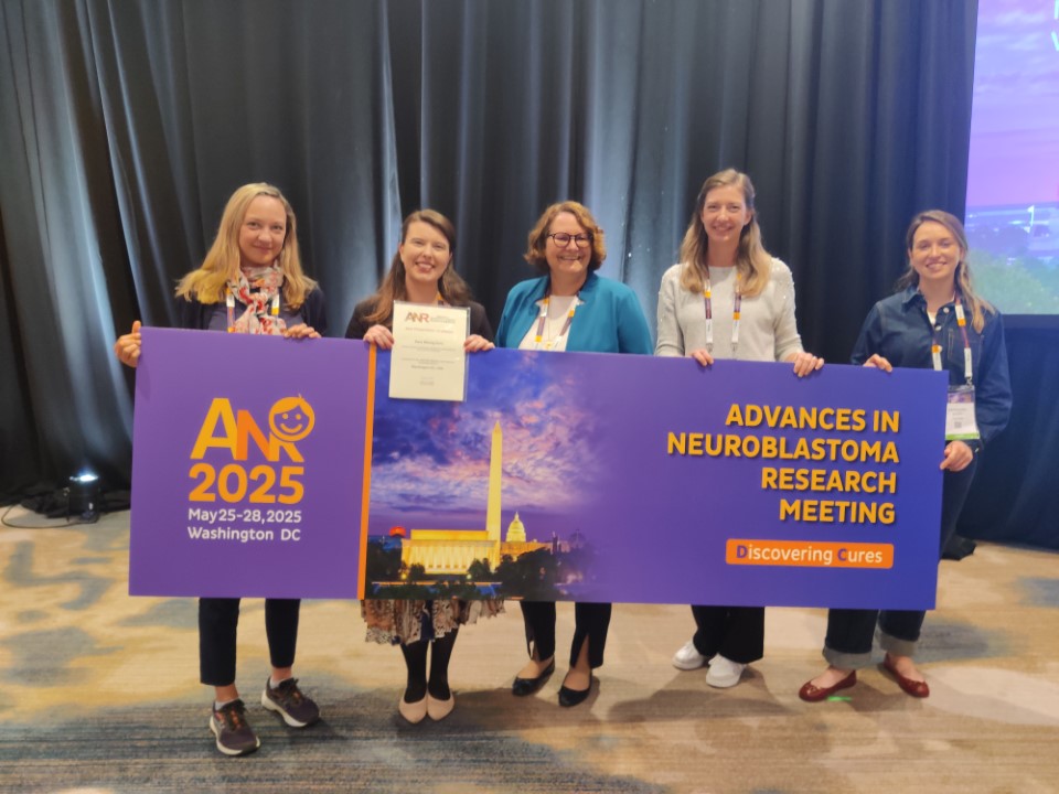 StAnna_CCRI's tweet image. Sara Wernig-Zorc from the Taschner-Mandl Lab (@ccritm) received the prize for the best oral presentation in the basic science category at ANR 2025! 🎉There she gave insights into how therapy-resistant neuroblastoma cells adapt and survive in the bone marrow.