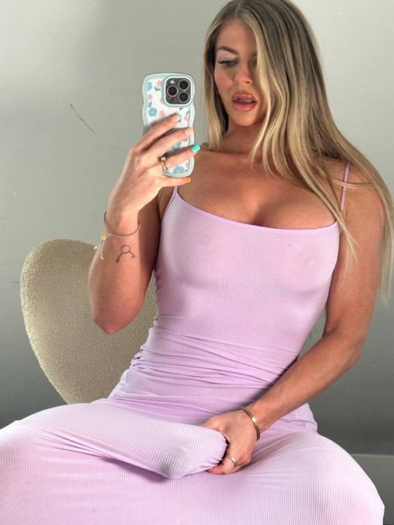 MissKateTrina1's tweet photo. Your ass is my pussy https://t.co/mlG8OGy2yk