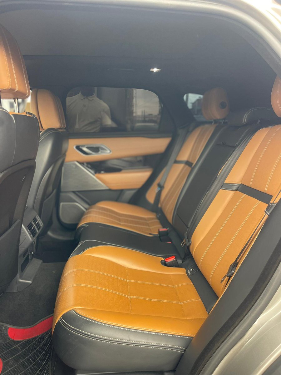 fi_george's tweet photo. Range Rover Vella
Year: 2019
Registered but not used
Clean interior and exterior 
Toks Standard 
Price: 60,000,000
Location: Lagos 
Contact: 08137830030 https://t.co/Cn4DZCcqjq