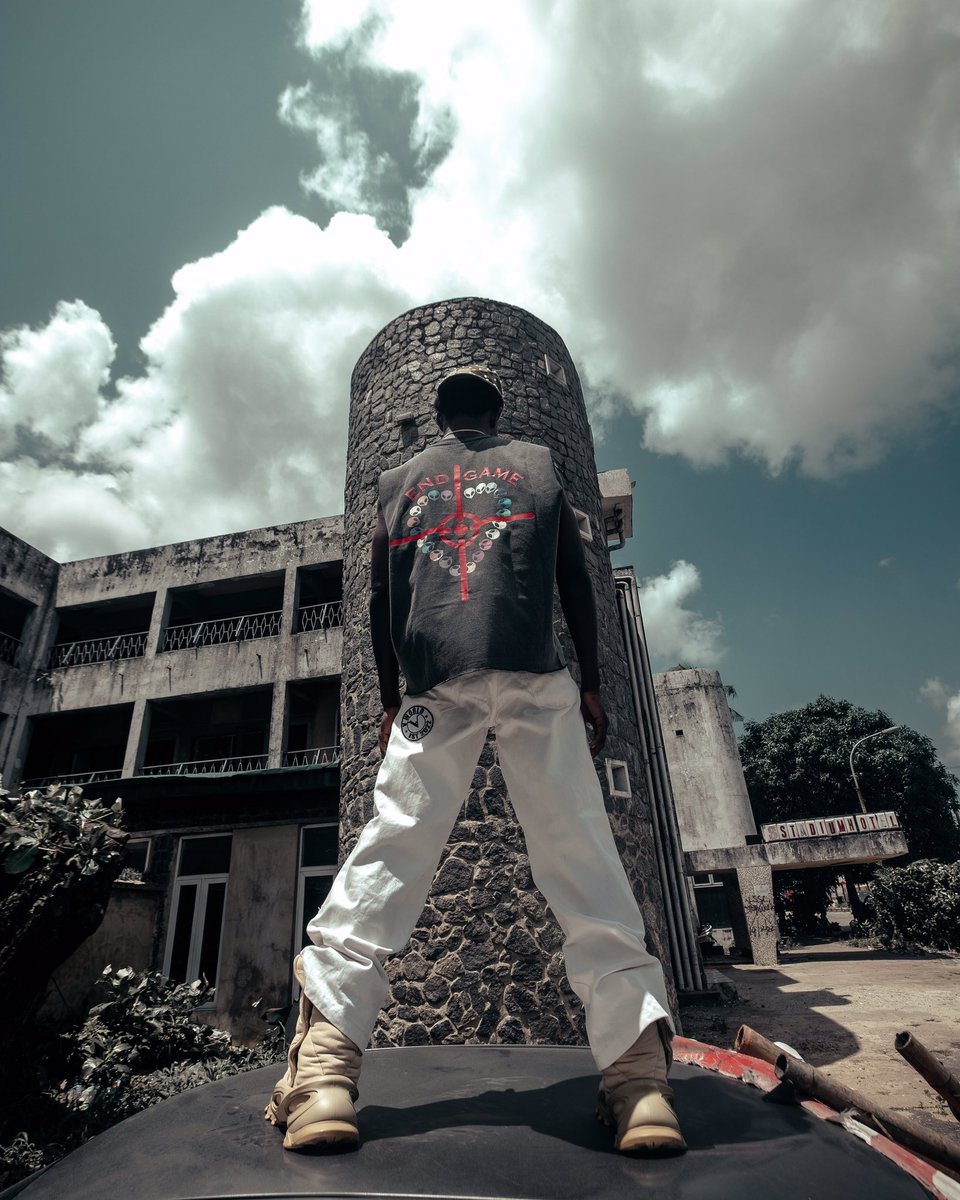 vworrld's tweet image. Funmilola Olumide for VWORLD!
Model; @oluthetopboyyyy
Stylist; @purplegaddafi
Photography and Art Director; Ogooluwa
Lagos, Nigeria.