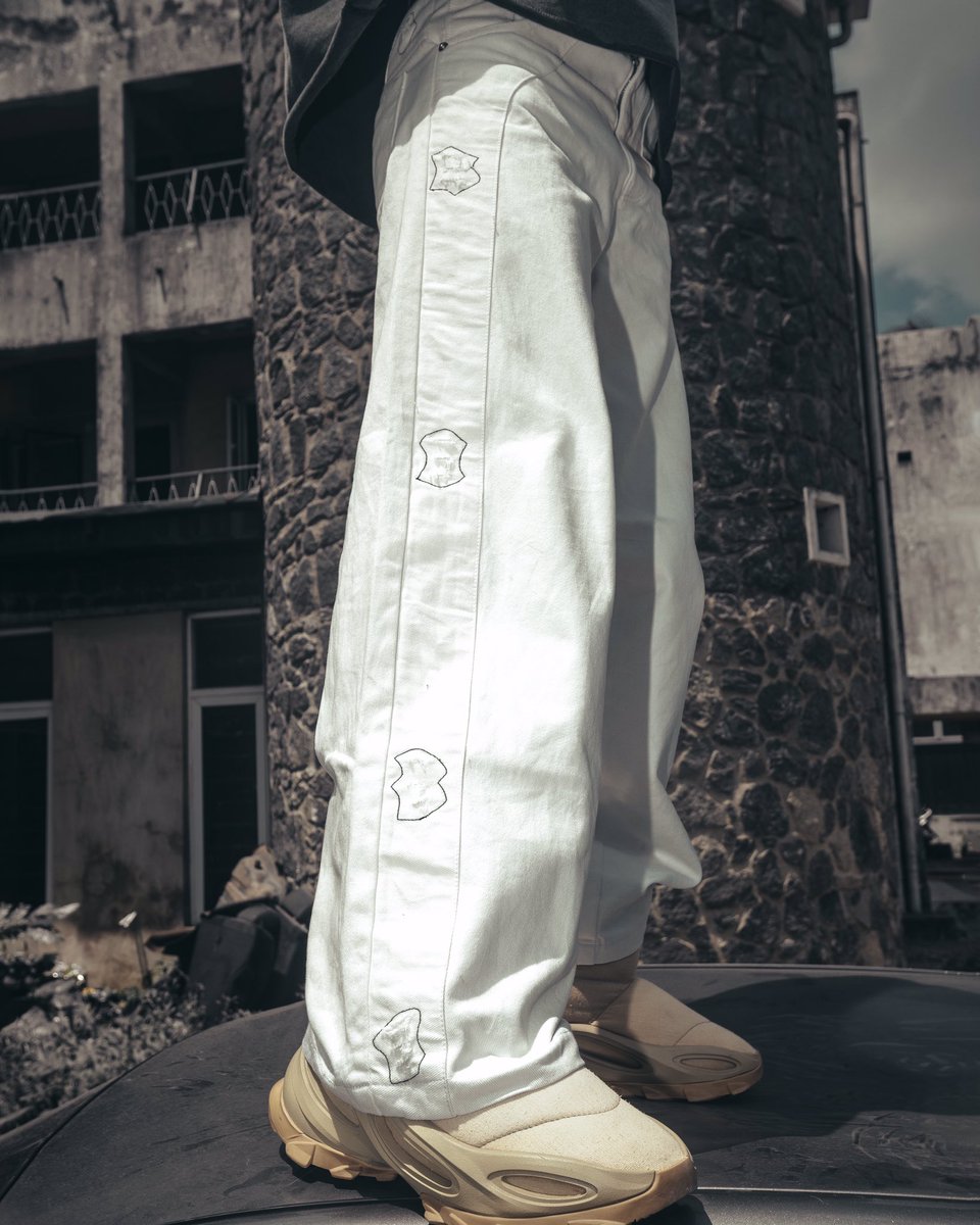 vworrld's tweet image. Funmilola Olumide for VWORLD!
Model; @oluthetopboyyyy
Stylist; @purplegaddafi
Photography and Art Director; Ogooluwa
Lagos, Nigeria.