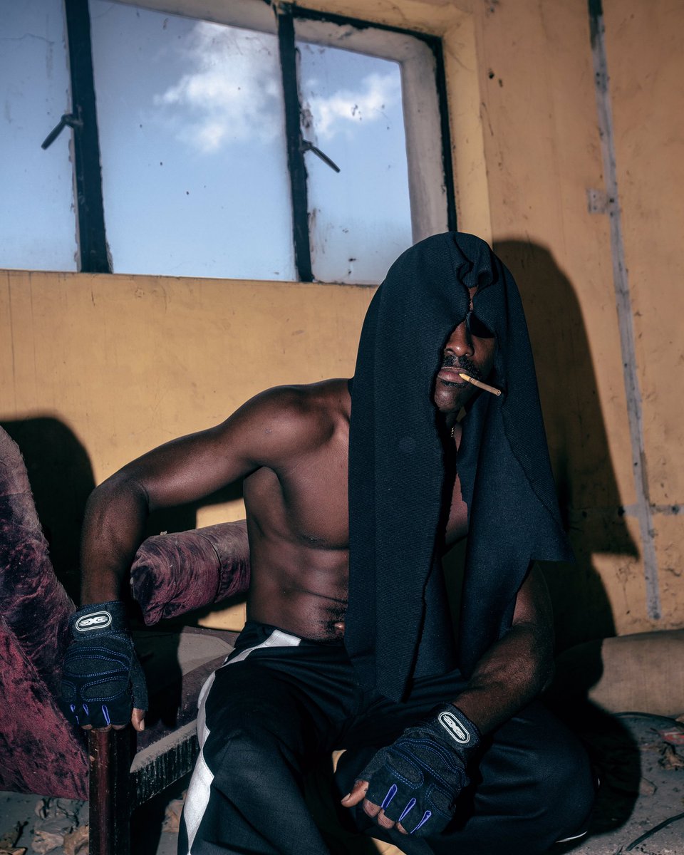 vworrld's tweet image. Funmilola Olumide for VWORLD!
Model; @oluthetopboyyyy
Stylist; @purplegaddafi
Photography and Art Director; Ogooluwa
Lagos, Nigeria.