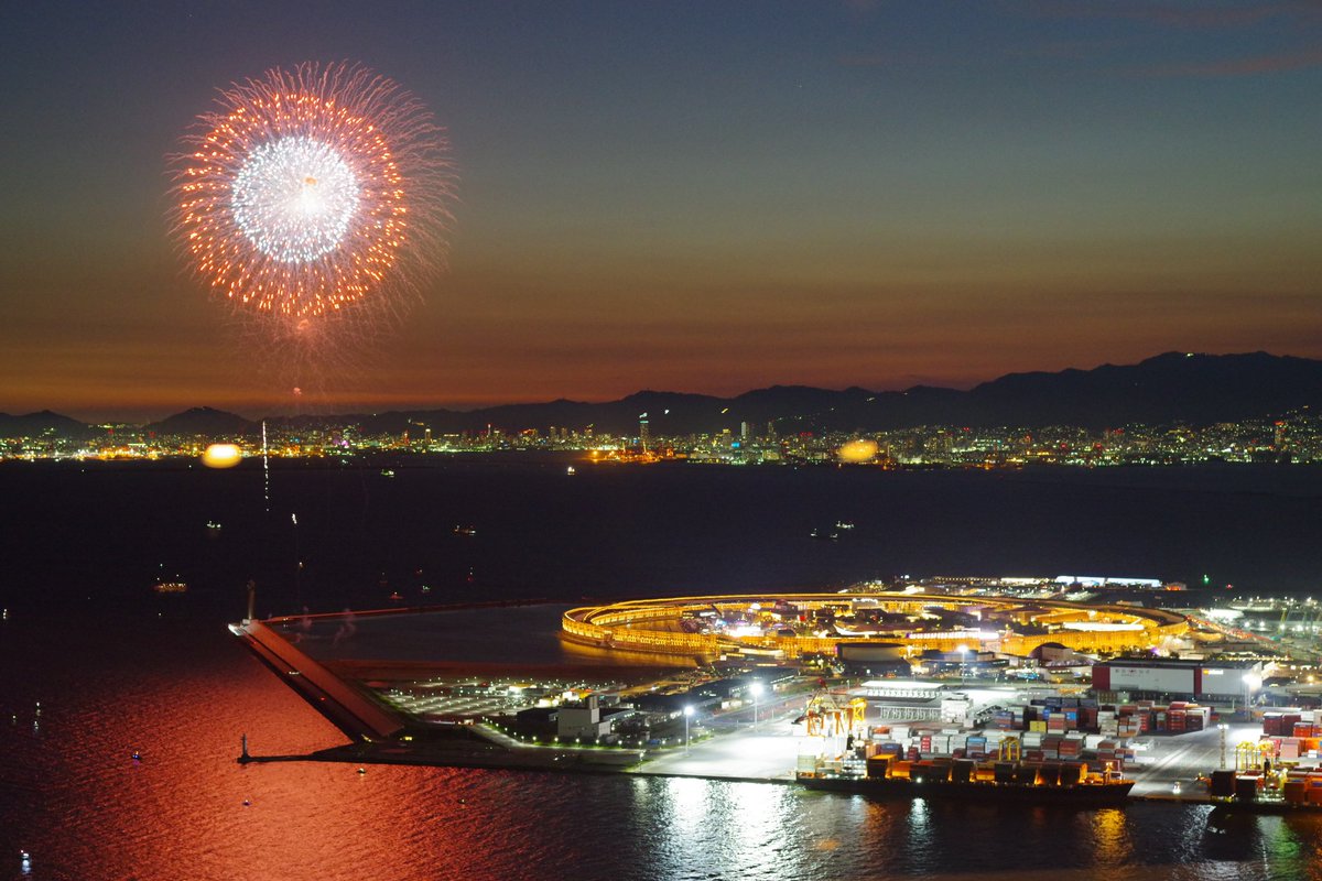 eXpresser_UXM's tweet image. ―打ち上げ花火、下から見るか、横から見るか。
本日の #万博花火 は、さきしまコスモタワーから!!!
ええの撮れたわ!最高!!!
#JapanFireworksExpo #万博花火
#EXPO2025 #花火大会 #大阪・関西万博