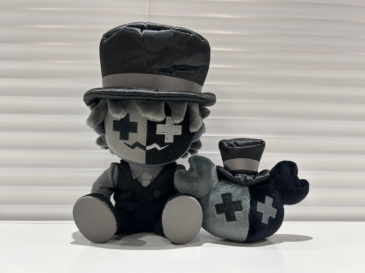 reto_event's tweet image. 【レトロト ~レトルトオンラインくじ~/商品紹介】
特賞2つ目は、レトルトくん&レトカニ プレミアムぬいぐるみセット(特賞限定カラー)です。
こだわりのぬいぐるみを高級感たっぷりのオールブラックで仕立てました。
受注期間:7/28(月)23:59まで
受付URL:items-store.jp/retortonlinelo…
#レトロト