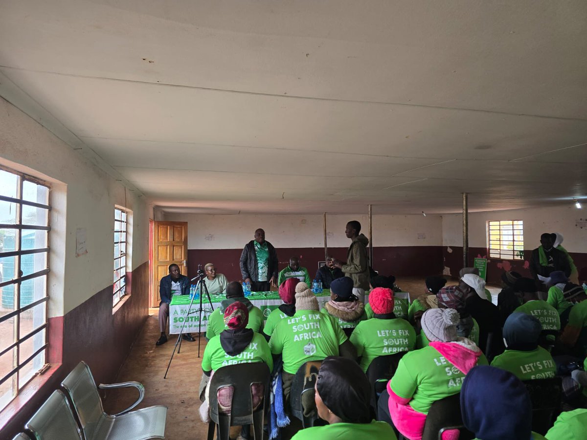 Action4SA's tweet image. 🚨 The Big Green Umbrella continues to expand; today we are in Venda, Makhado.
GATVOL locals are gathered for the ward 19 brunch launch led by ActionSA Deputy President @Mbahare_Kekana, and Provincial Chairperson @VictorMothemela.
There is something in the air—patriotic South…