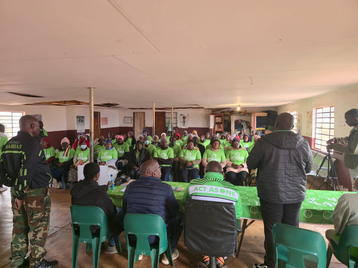 Action4SA's tweet image. 🚨 The Big Green Umbrella continues to expand; today we are in Venda, Makhado.
GATVOL locals are gathered for the ward 19 brunch launch led by ActionSA Deputy President @Mbahare_Kekana, and Provincial Chairperson @VictorMothemela.
There is something in the air—patriotic South…