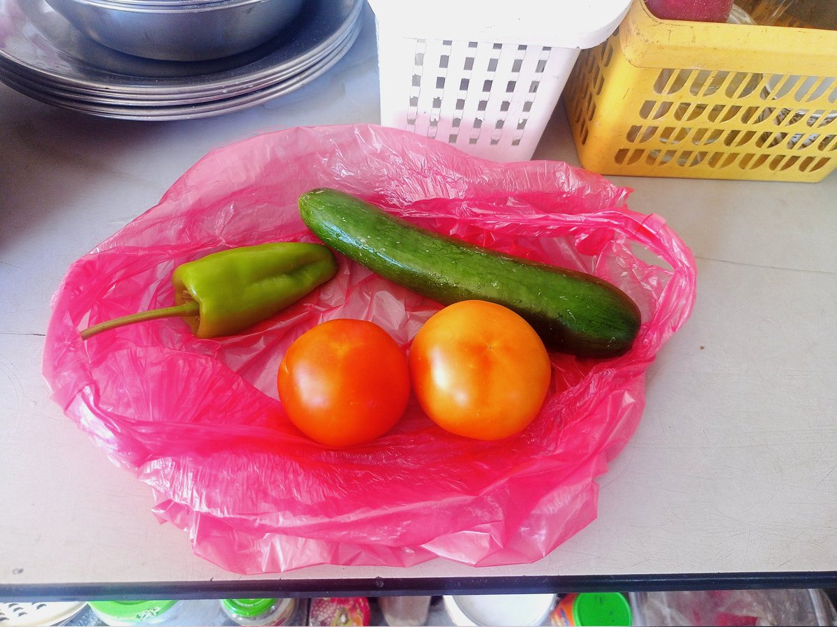 MohmmedMas92's tweet image. This is what I was able to buy today with just 50 dollars.
The situation has become catastrophically alarming — prices are extremely high, and that's if food is even available! This small amount isn’t enough to feed a single child for one day.
Donate and take part in the…