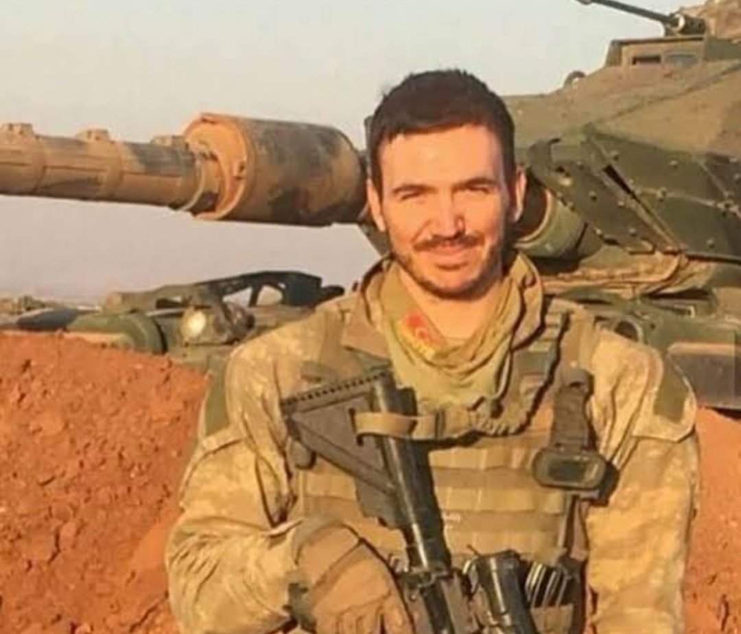 bin85174's tweet photo. Şehit Bordo Bereli Hava Astsubay FURKAN YAVAŞ
Çalışırken Ne Zaman Yorulsam, fotoğrafıyla güç bulduğum yiğit. https://t.co/WoGCZS1Oc7