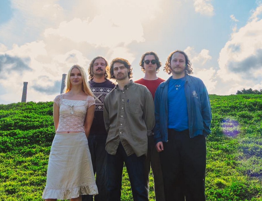 mp3hugger's tweet image. An absolute peach of a dream rock track from Oz act @memorymotelband 

mp3hugger.com/2025/07/memory…

#memorymotel #dreamrock