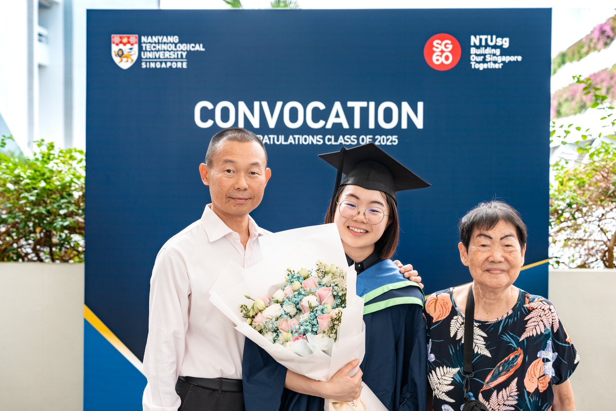 NTUsg's tweet image. From fearing the sea to shaping sustainability: As a champion for environmental change, it is hard to believe that @NTU_ASE graduate Lynn Ong was once terrified of the ocean. Coaxed by the steady hand of her swimming coach dad, however, she finally took the plunge.
Thence began…