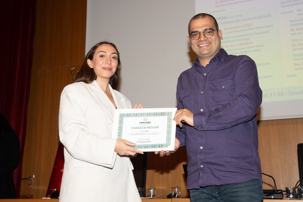 Hak temelli mücadelenin ve aktivistliğin adıdır Çocuk Hakları Merkezi Başkanımız Av. Kardelen Ateşçi <a href="/Cikarde/">Kardelen Atesci</a> 

YANINDAYIZ! Ve Mücadelesine Omuz Veriyoruz !