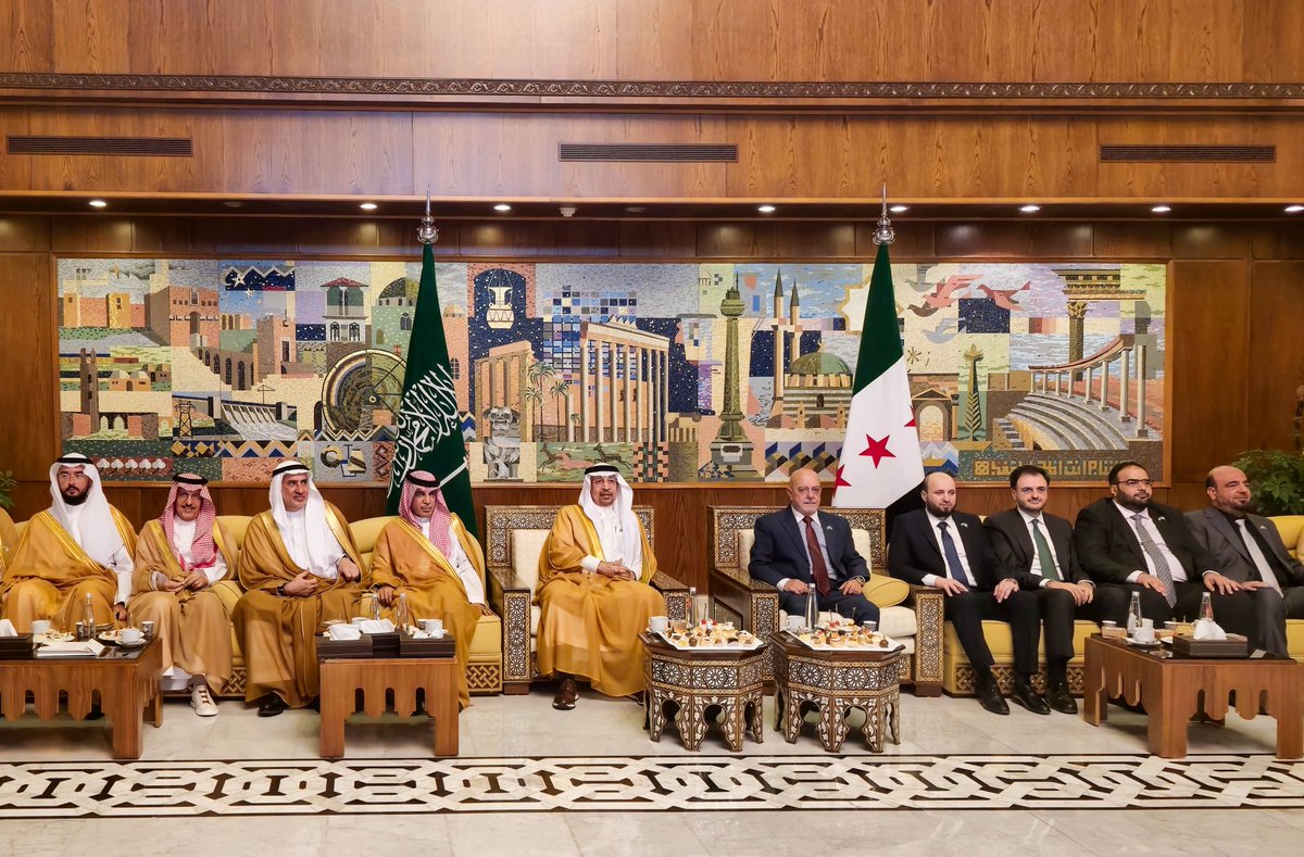 SaudiNews50's tweet image. برنامج زيارة الوفد السعودي إلى دمشق يتضمن إقامة منتدى استثماري سوري سعودي، وتدشين مشروع مصنع للإسمنت الأبيض في مدينة عدرا الصناعية بريف دمشق.
-