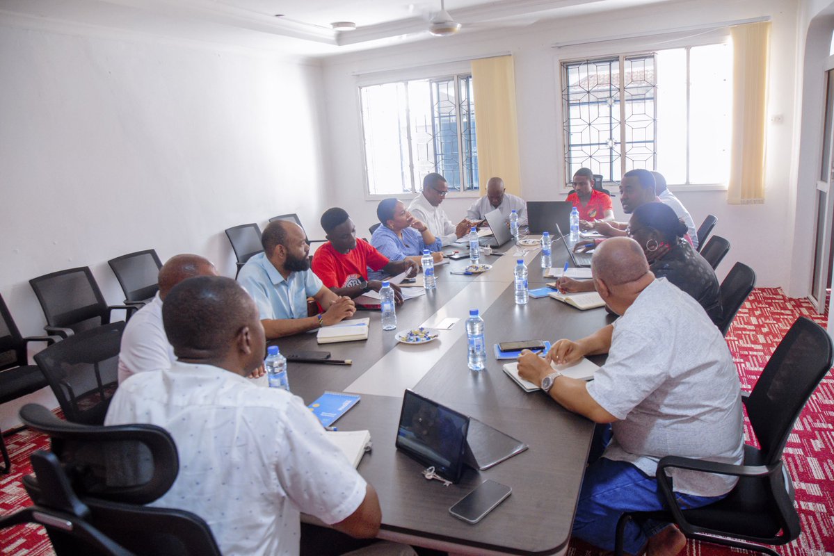 ChaummaT's tweet image. Leo Julai 23,2025 Katibu Mkuu wa CHAUMMA Mh.Salum Mwalim akiongoza kikao cha Sekretarieti kilichofanyika Ofisi za Makao Makuu ya chama hicho Kinondoni Dar es salaam.