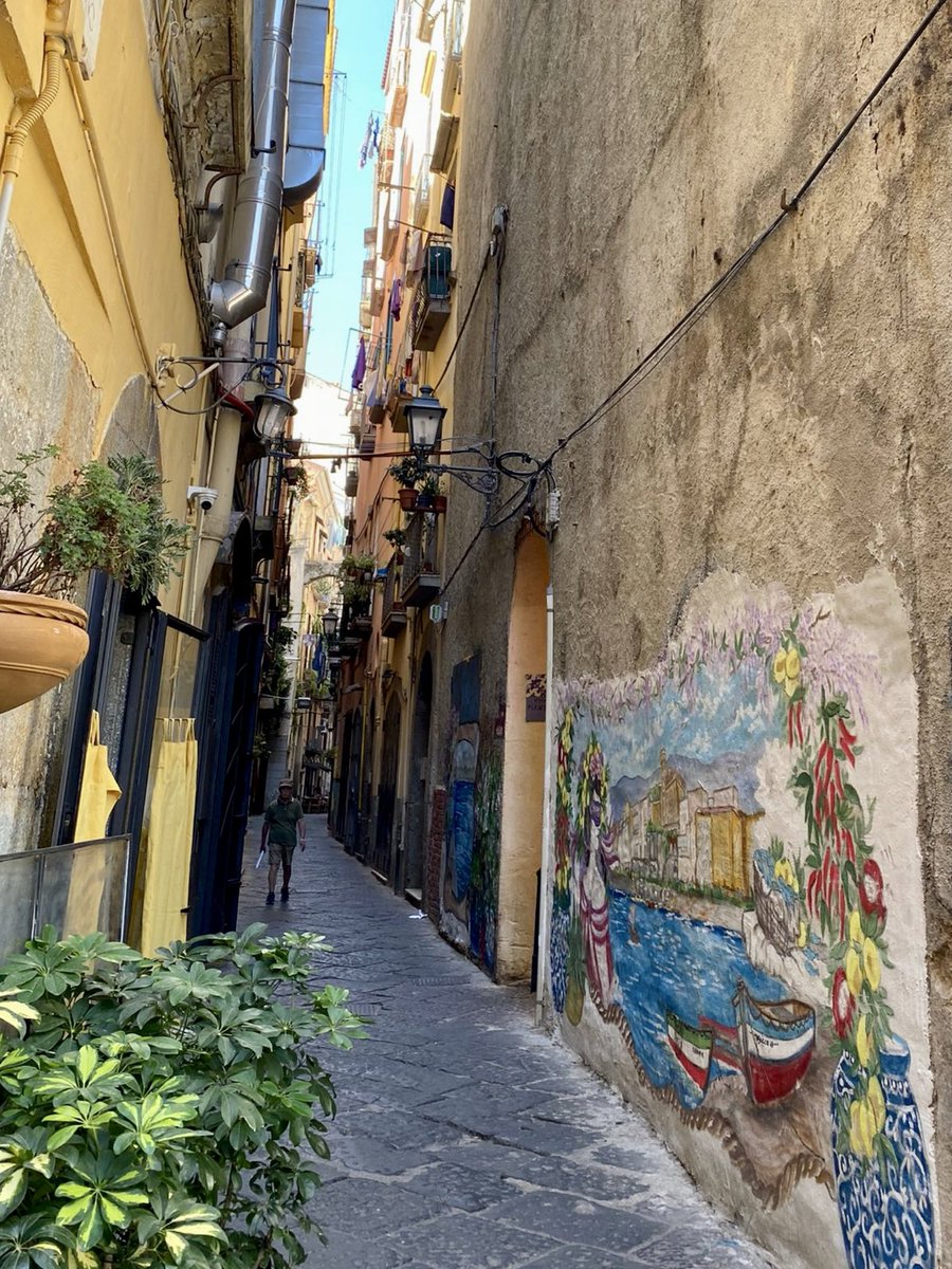 tuliprose269's tweet image. This hidden vein of history 🙂…..Sometimes the most beautiful Italy exists in spaces barely wide enough for two people to pass