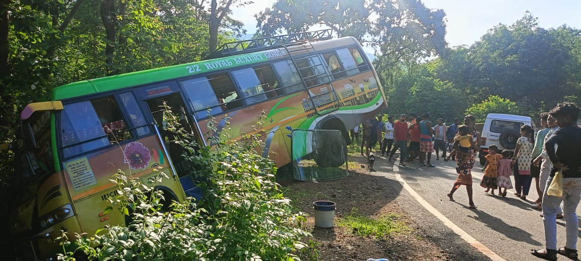 RehemanMustaq's tweet photo. Hats off to BSF personnel of 116 BN in Kandhamal!
Their quick thinking &amp; fast action saved many lives in Gobarnala after a tragic accident.
True protectors, even off the battlefield. 👏
#BSFOdisha
#Kandhamal
#พายุวิภา
#TejRan
#bb27 https://t.co/1ZfBkgjEP7